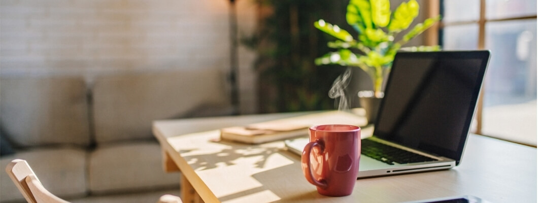 Ev Ofisi Kurarken Pratik ve Estetik Çalışma Masası Seçimi