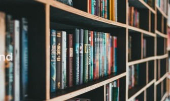 Modern Evler İçin Metal Kitaplık ile Alanınızı Düzenleyin Modern Evler İçin Metal Kitaplık ile Alanınızı Düzenleyin