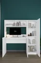 ÇM-06 Beyaz dolaplı çalışma masası dolap kapağı açık; dolap raflarında kitap ve dekor, masada bilgisayar.